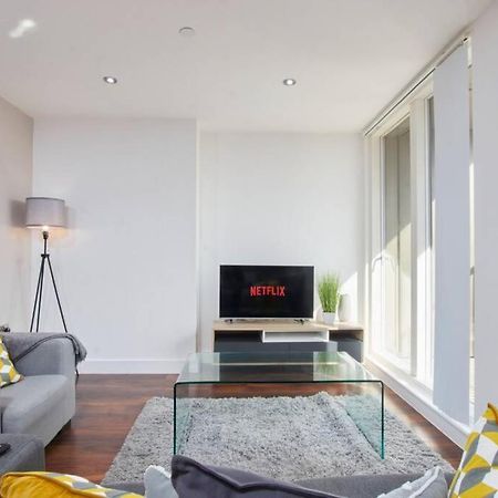 Lovely Apartment - Private Parking - Stadium Views Manchester Luaran gambar