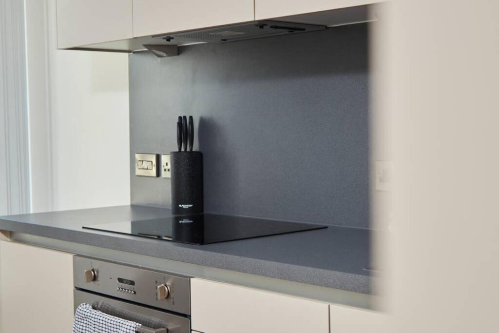 Lovely Apartment - Private Parking - Stadium Views Manchester Luaran gambar