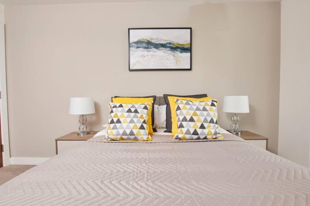 Lovely Apartment - Private Parking - Stadium Views Manchester Luaran gambar